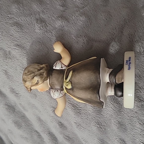 Liesl Spring Waltz Vintage Goebel Hummel 912/B 2006 - Picture 4 of 14